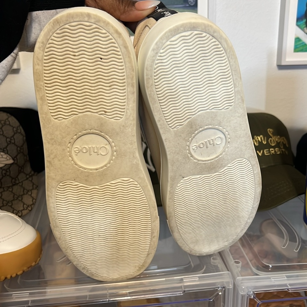 Chloé Beige and White Canvas Low-Top Sneakers with Gold Logo - Picture 6 of 7